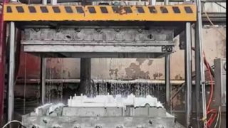 Nel momento in cui lo stampo in schiuma perduto si apre, ogni separazione precisa testimonia la nostra ricerca della perfezione